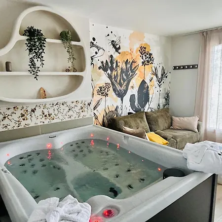 Ré-lax - - Piscine Couette-café