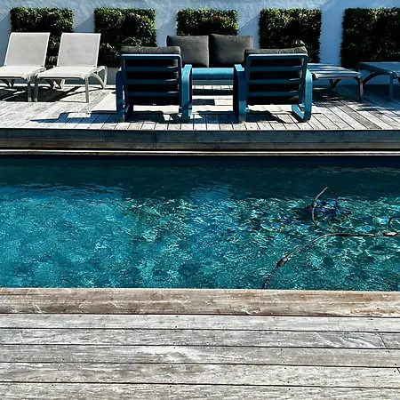 Couette-café Ré-lax - - Piscine