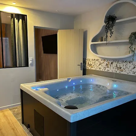 Couette-café Ré-lax - - Piscine 4*