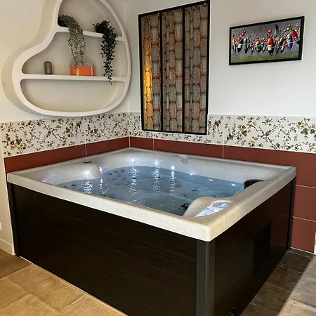 Couette-café Ré-lax - - Piscine 4*